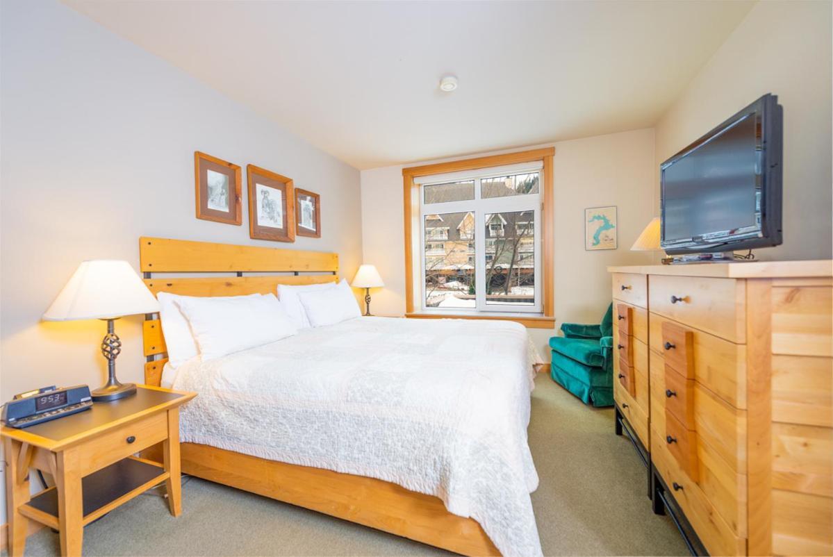 Schweitzer Mountain Resort White Pine Lodge Sandpoint Exterior photo