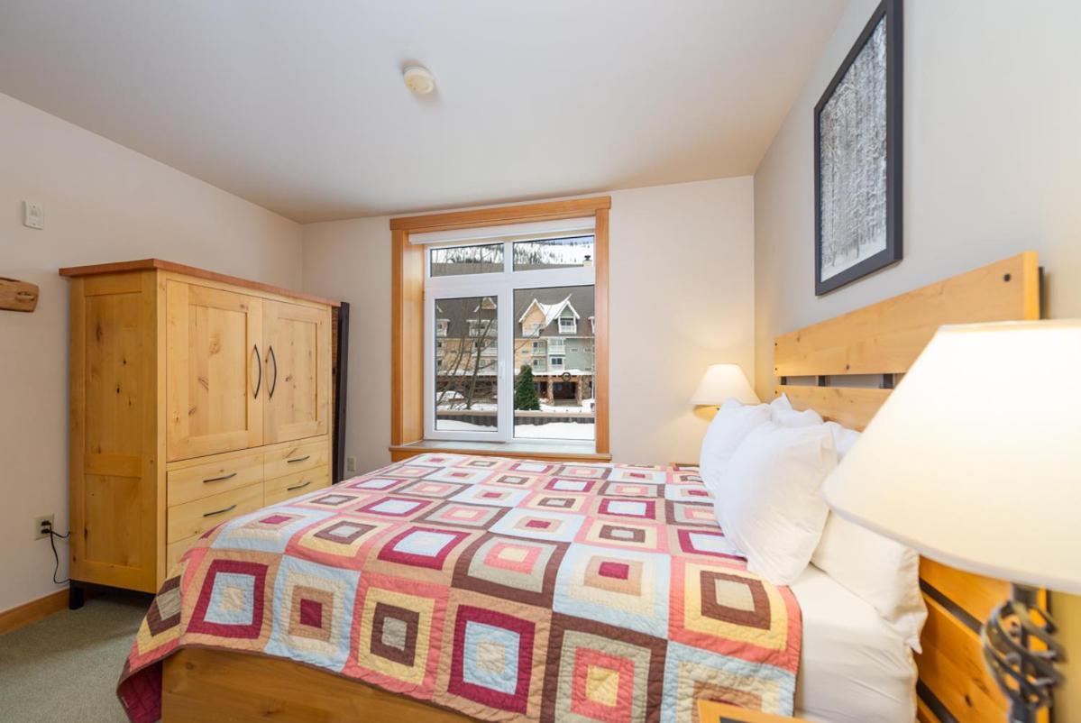 Schweitzer Mountain Resort White Pine Lodge Sandpoint Exterior photo