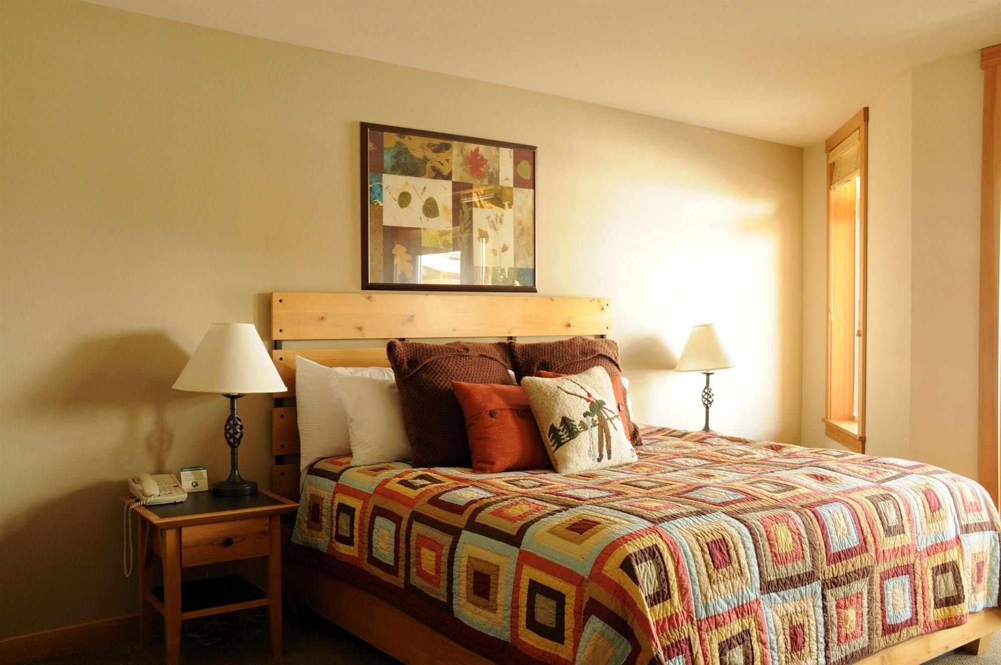 Schweitzer Mountain Resort White Pine Lodge Sandpoint Exterior photo